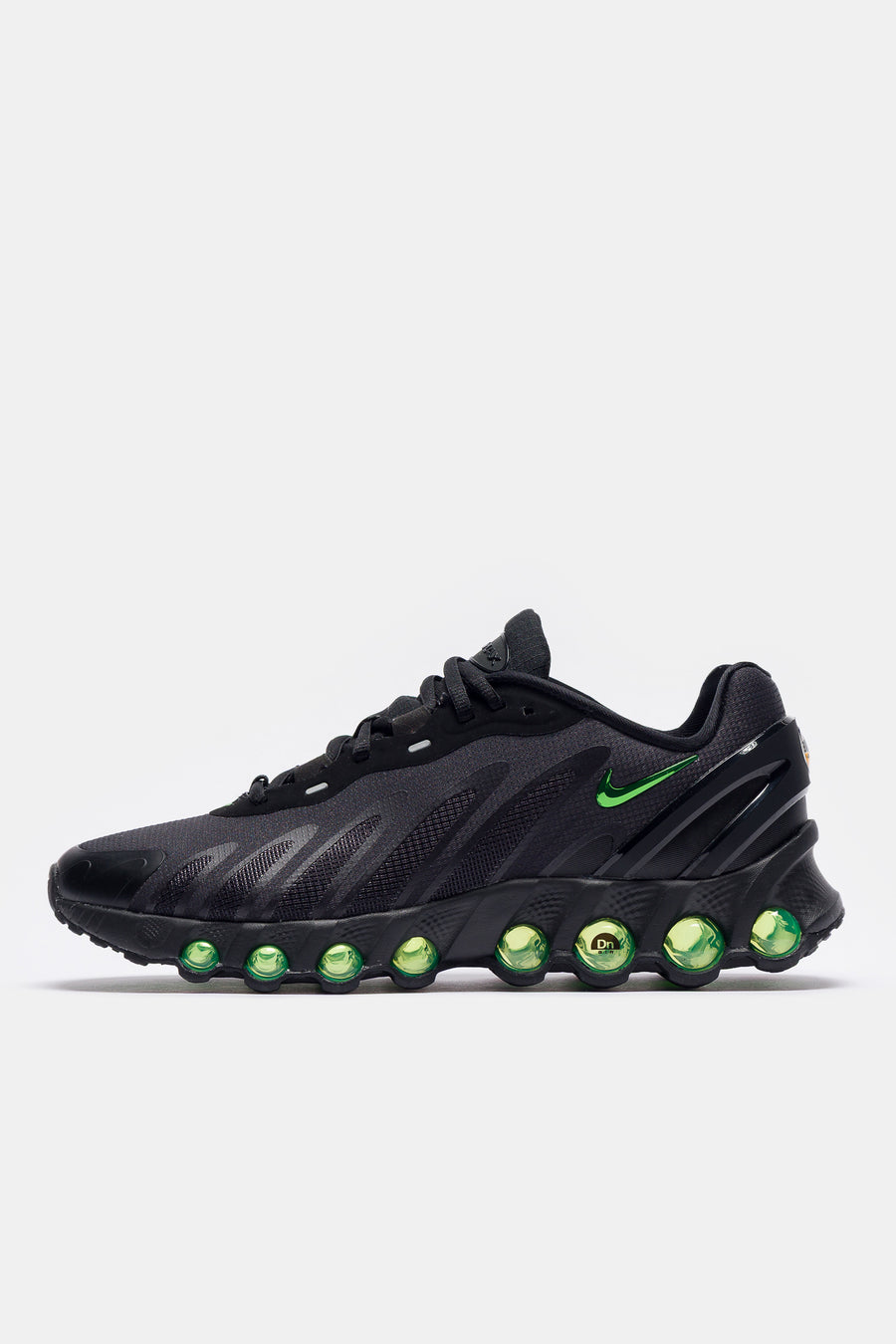 Nike Air Max DN8 Sneaker in Black/Green Strike/Dk Smoke Grey/Black - Notre