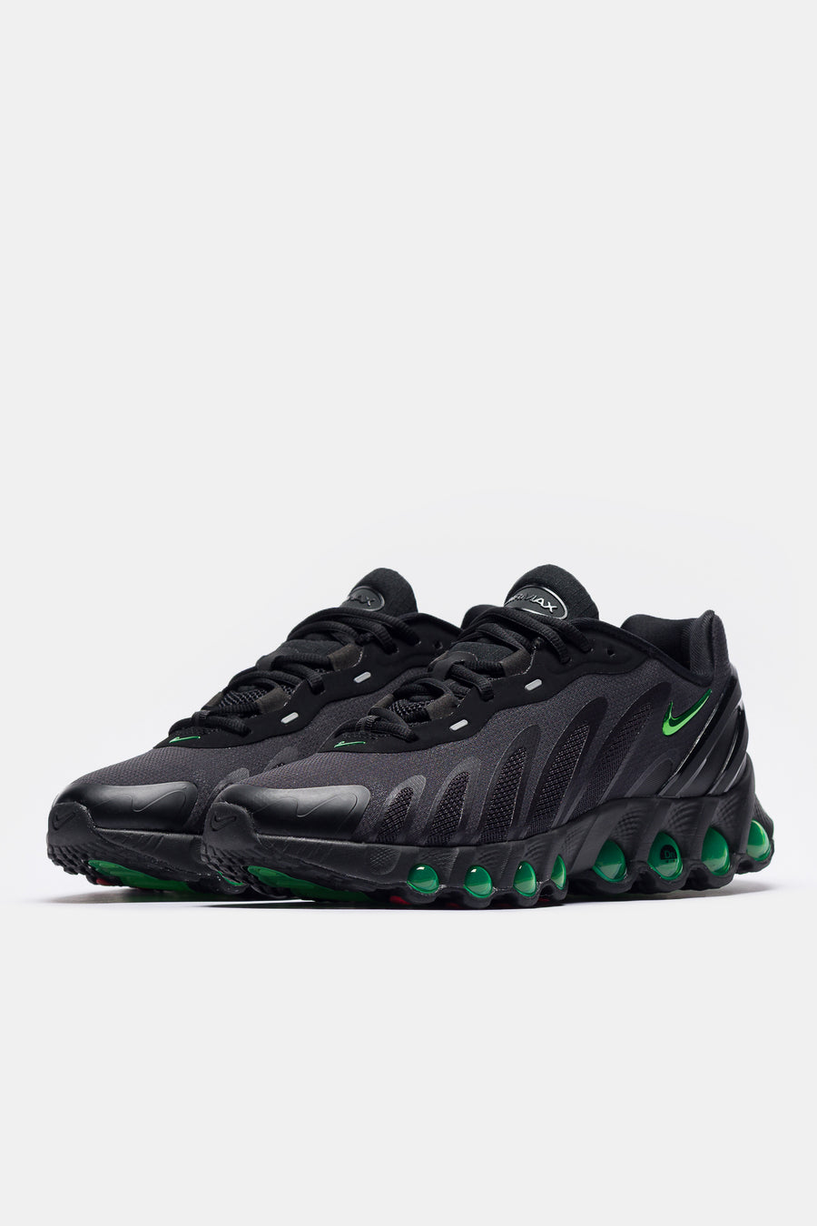 Nike Air Max DN8 Sneaker in Black/Green Strike/Dk Smoke Grey/Black - Notre
