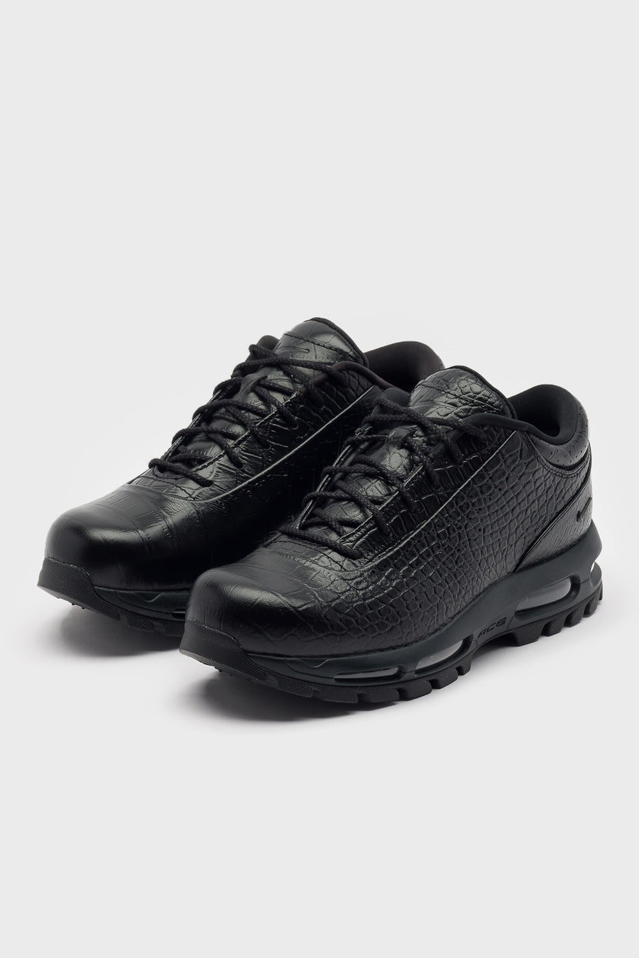 Nike Air Max Goadome Low Sneaker in Black/Black - Notre