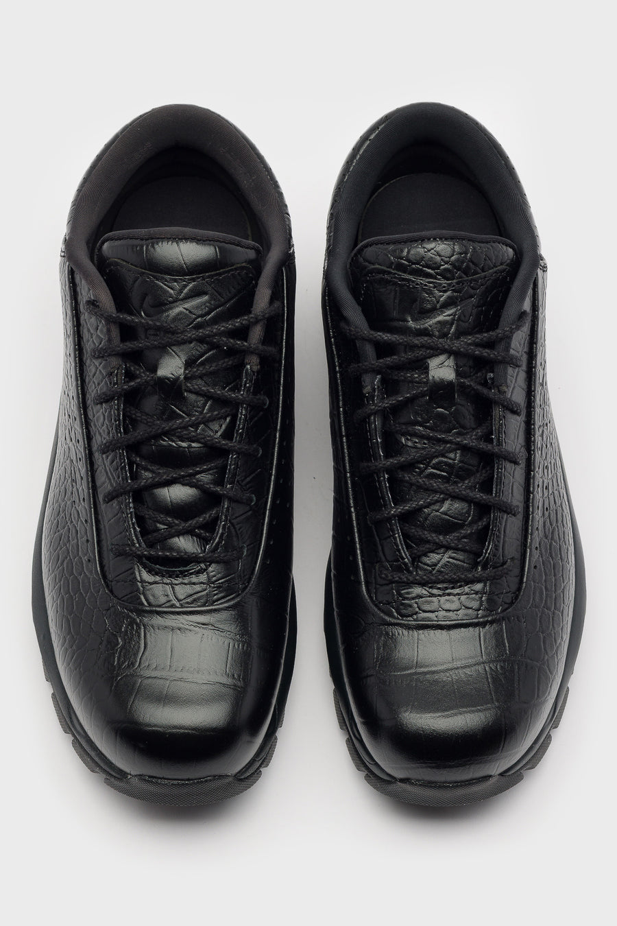Nike Air Max Goadome Low Sneaker in Black/Black - Notre