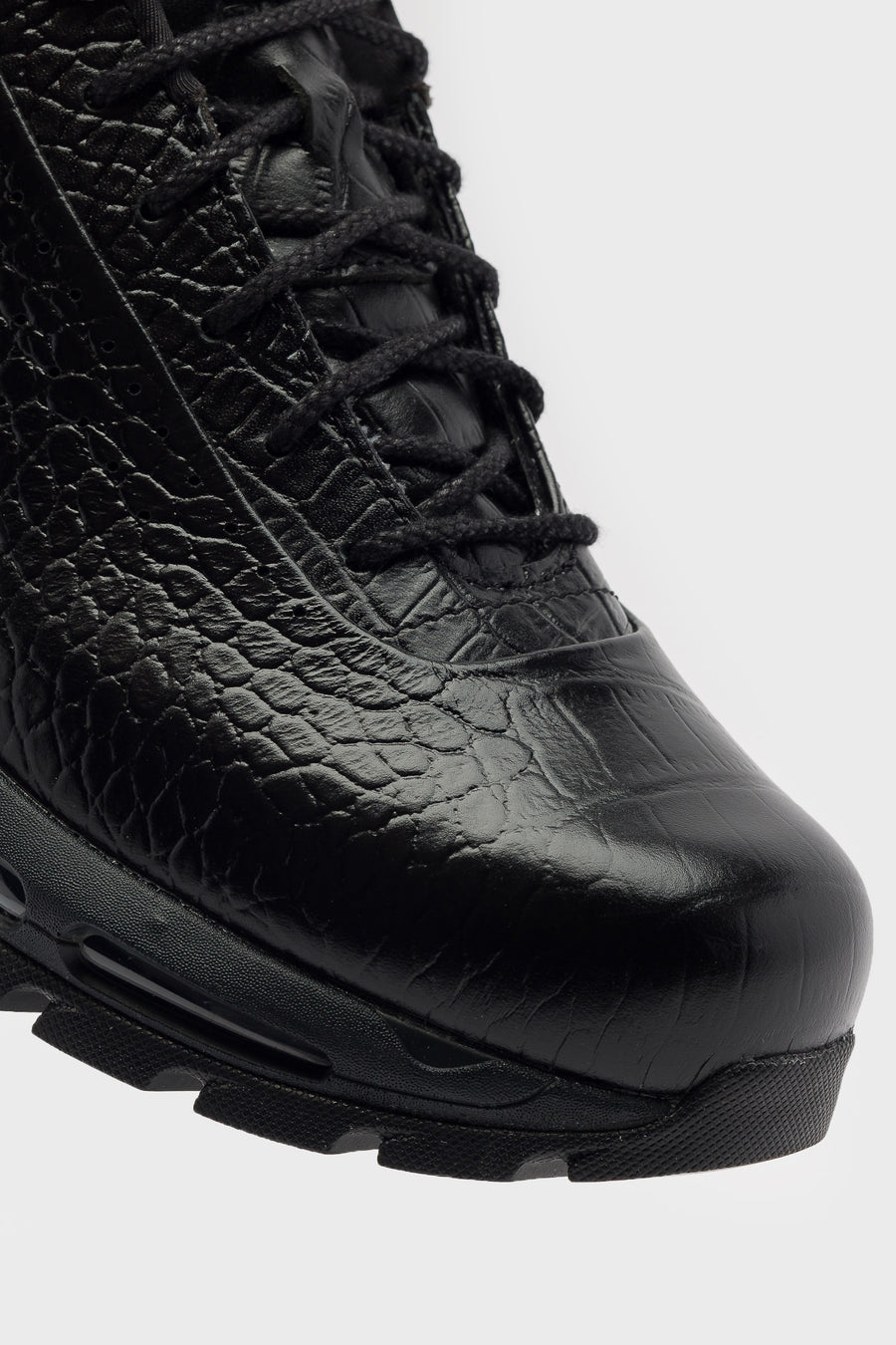 Nike Air Max Goadome Low Sneaker in Black/Black - Notre