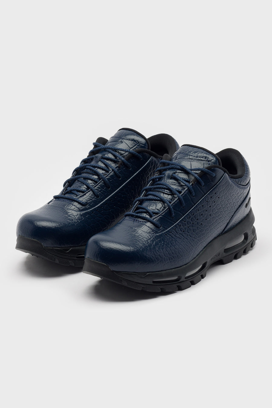 Nike Air Max Goadome Low Sneaker in Midnight Navy/Black - Notre