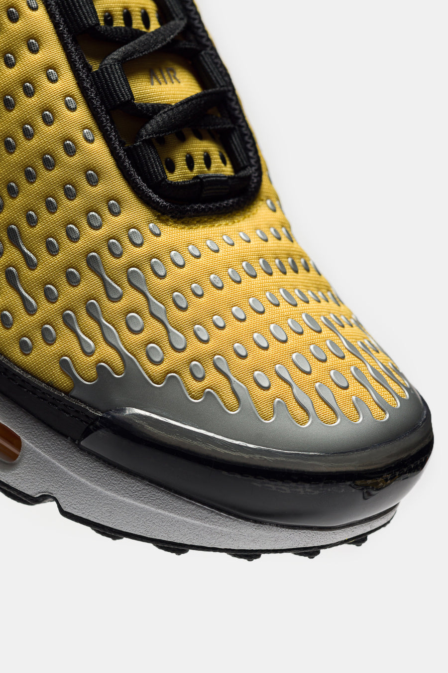 Air Max Plus VII Sneaker in Varsity Maize/White/Black