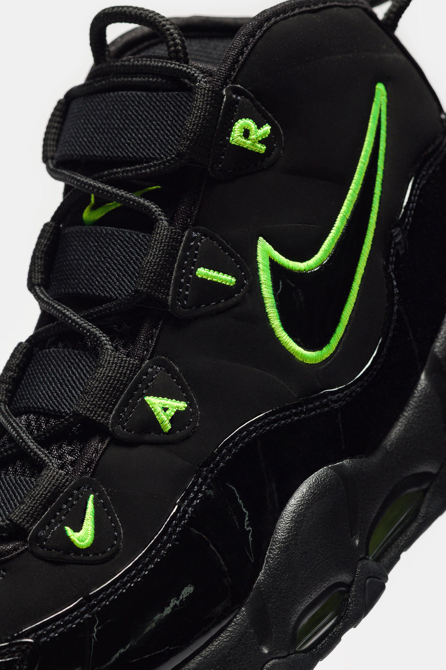 Air Max Uptempo '95 Sneaker in Black/Volt