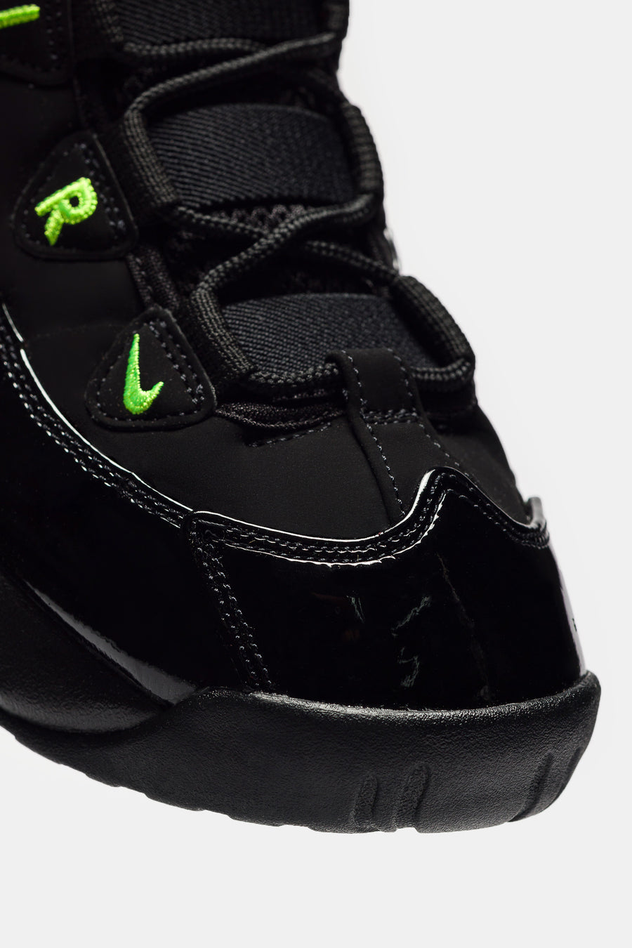 Air Max Uptempo '95 Sneaker in Black/Volt