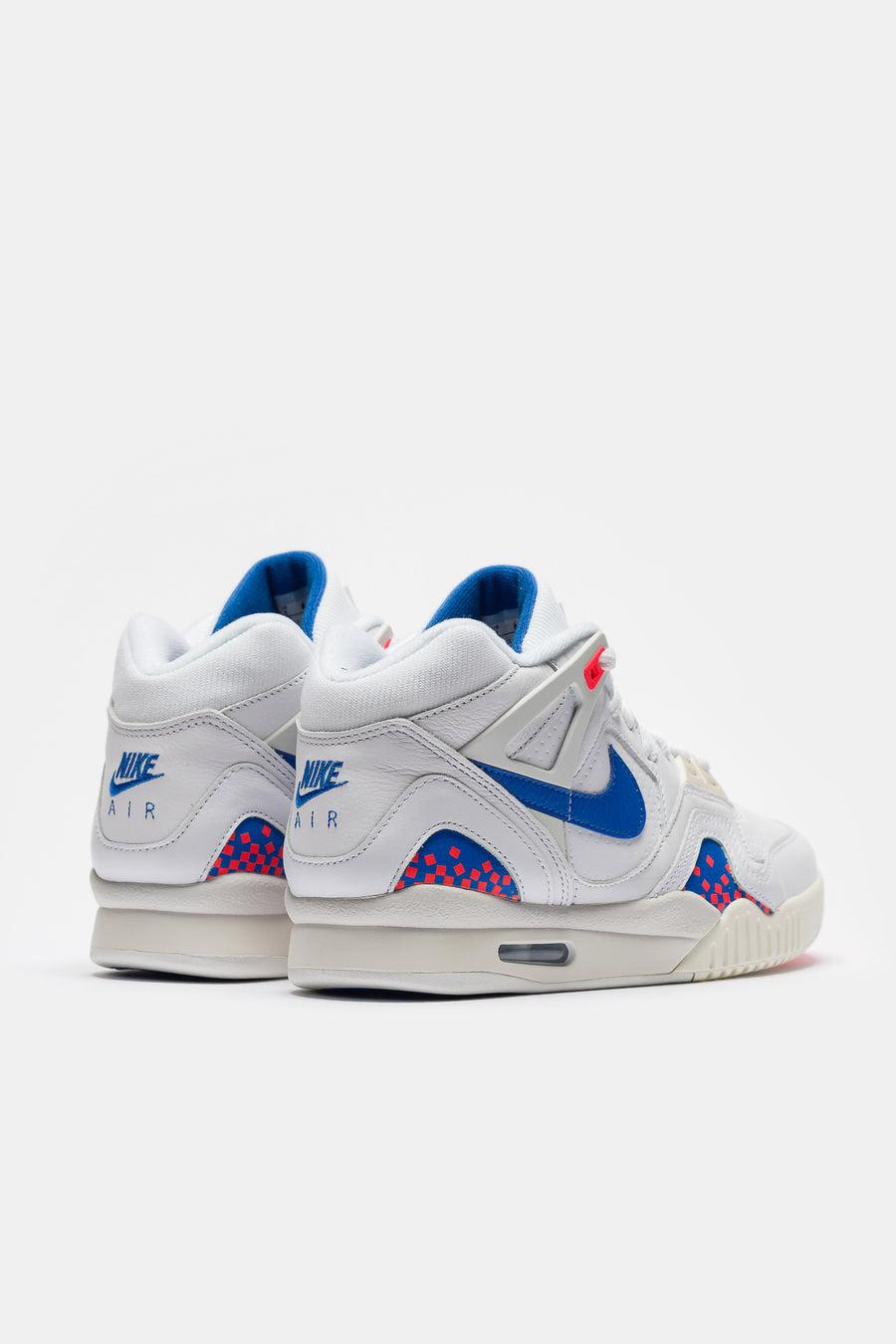 Nike Air Tech Challenge 2 Sneaker in White/Royal Blue/Laser Crimson - Notre