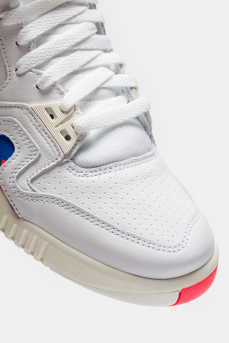 Nike Air Tech Challenge 2 Sneaker in White/Royal Blue/Laser Crimson - Notre