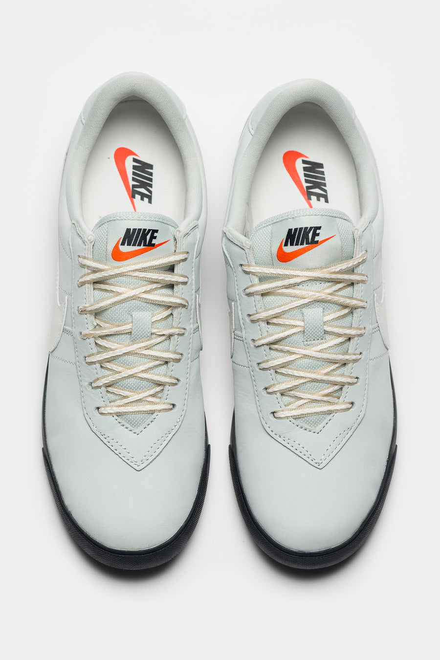 Astrograbber Sneaker in Light Silver/Sail/Phantom/Black