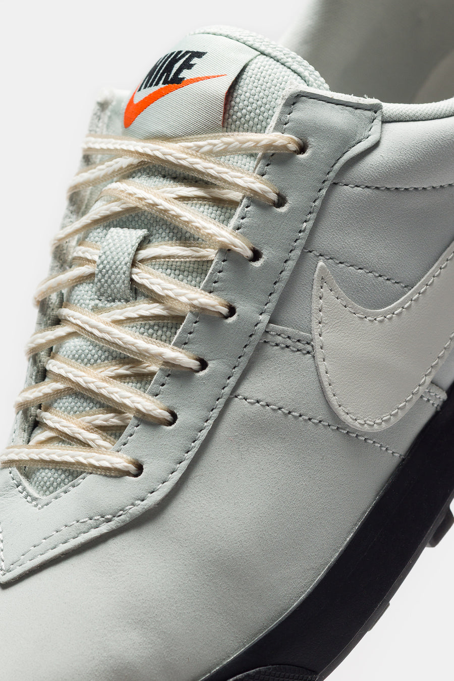 Astrograbber Sneaker in Light Silver/Sail/Phantom/Black