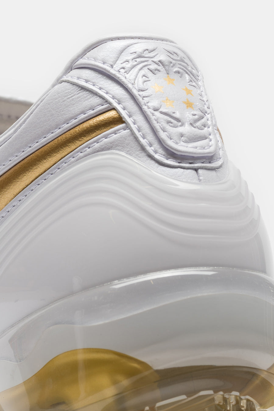 Cryoshot Tiempo Legend R10 OG in White/Metallic Gold/White