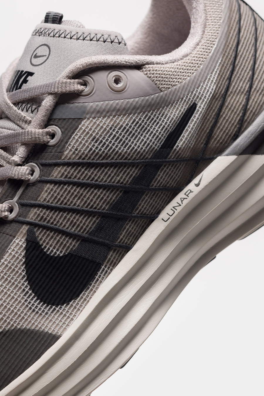 スニーカー Nike SS25 LUNAR ROAM (DV2440 005) Lunar Roam Sneaker in College Grey/Black/Light Orewood Brown