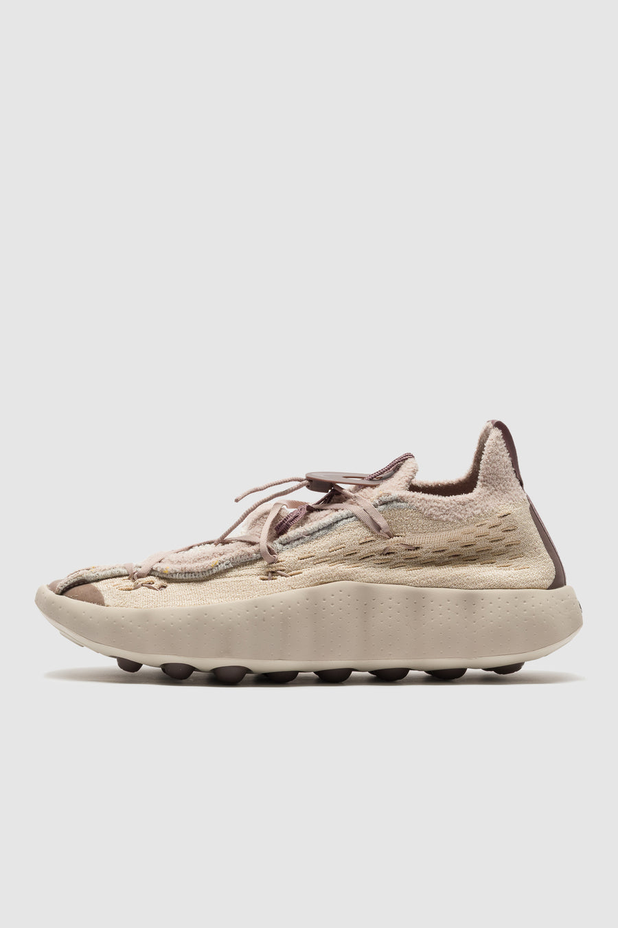 Mind 002 Flyknit Sneaker in Fossil Rose/Plum Eclipse