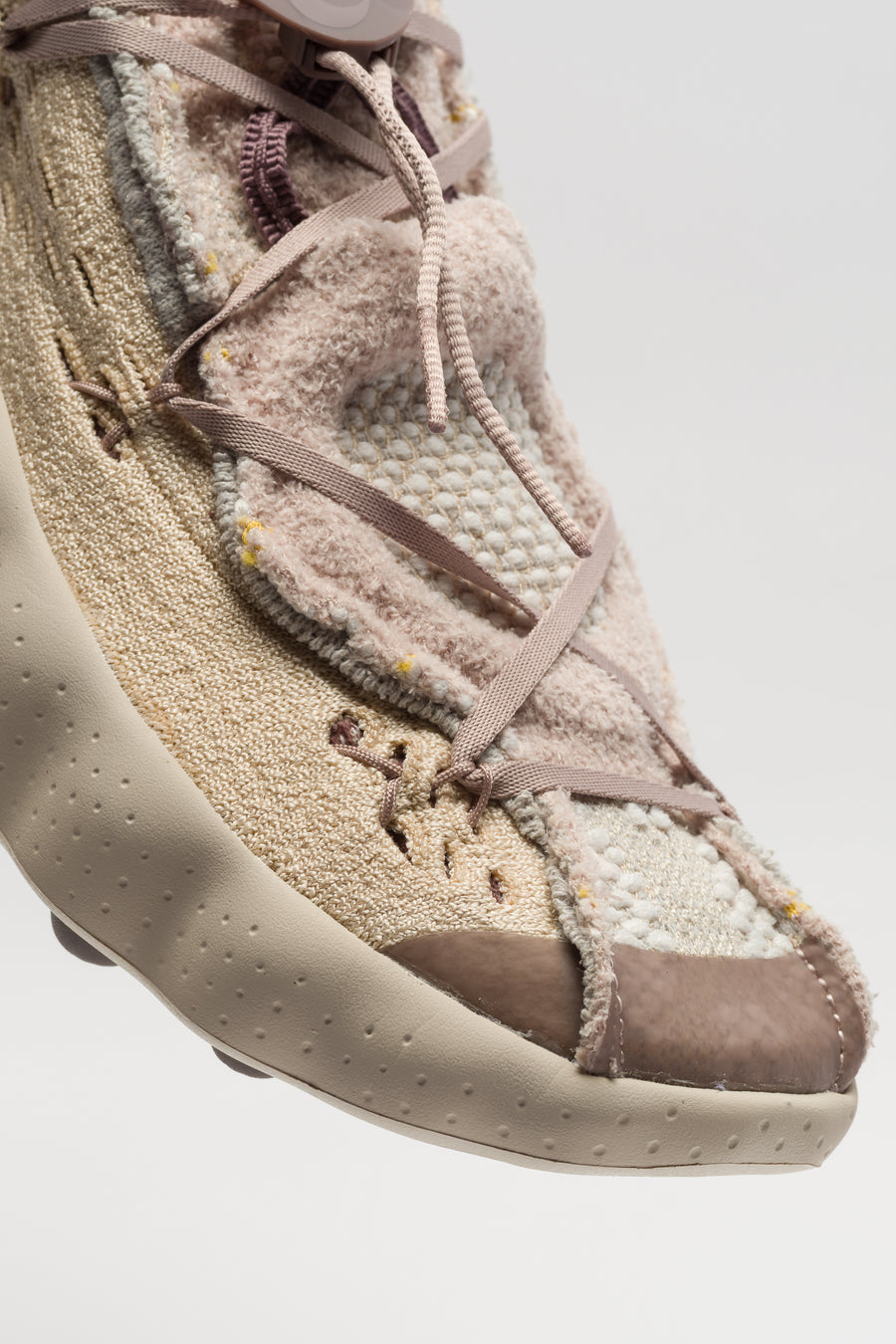 Mind 002 Flyknit Sneaker in Fossil Rose/Plum Eclipse
