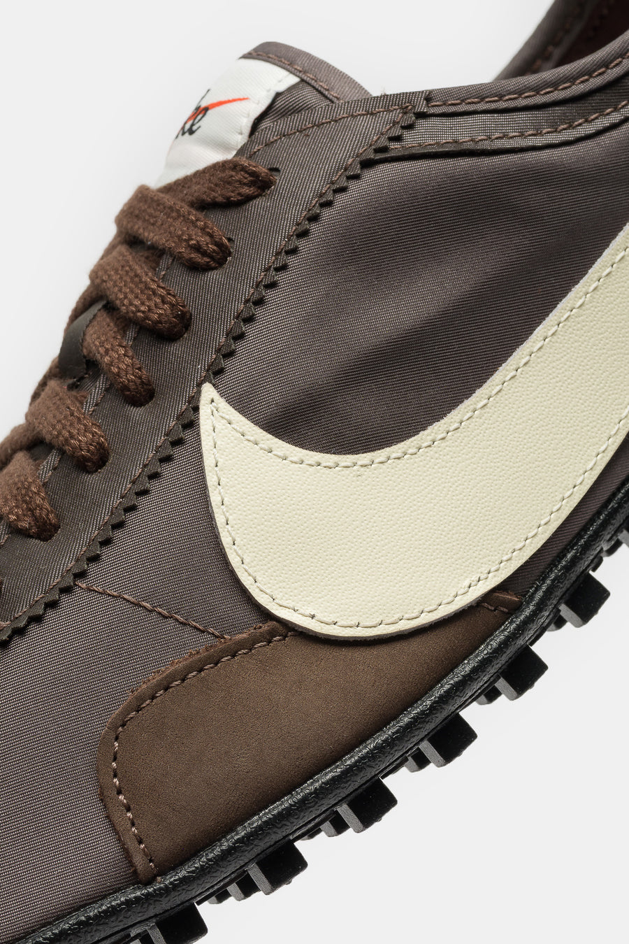 Nike Moon Shoe OG Sneaker in Baroque Brown/Cashmere/Black - Notre