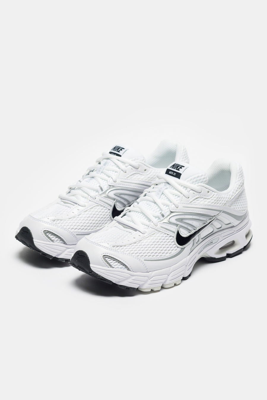 Air Max Moto 2K	Sneaker in White/Black/Metallic Silver/Photon Dust