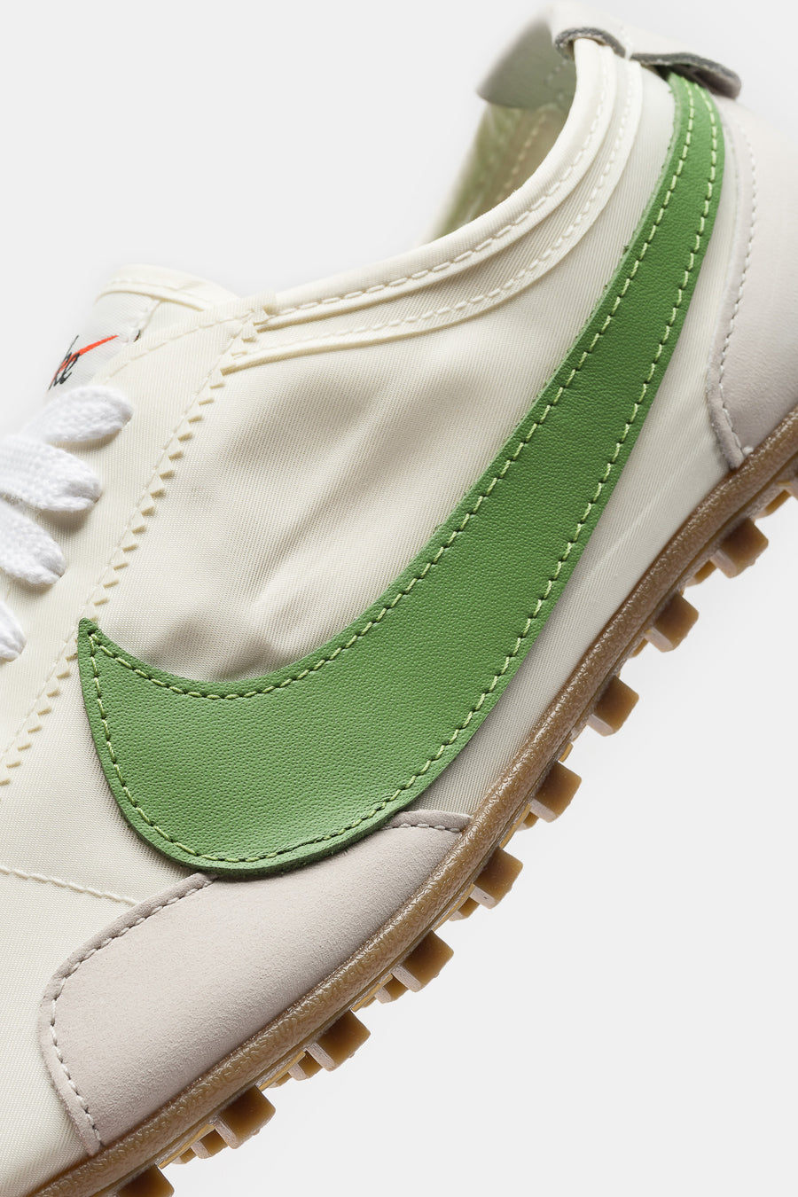 Nike Moon Shoe OG SP Sneaker in Sail/Chlorophyll/Light Bone - Notre