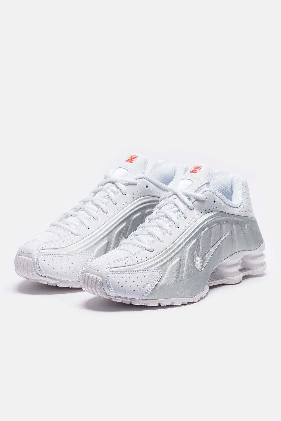 NIKE shox r4 ホワイト　シルバー Shox R4 Sneaker in White/Metallic Silver/White - Nike