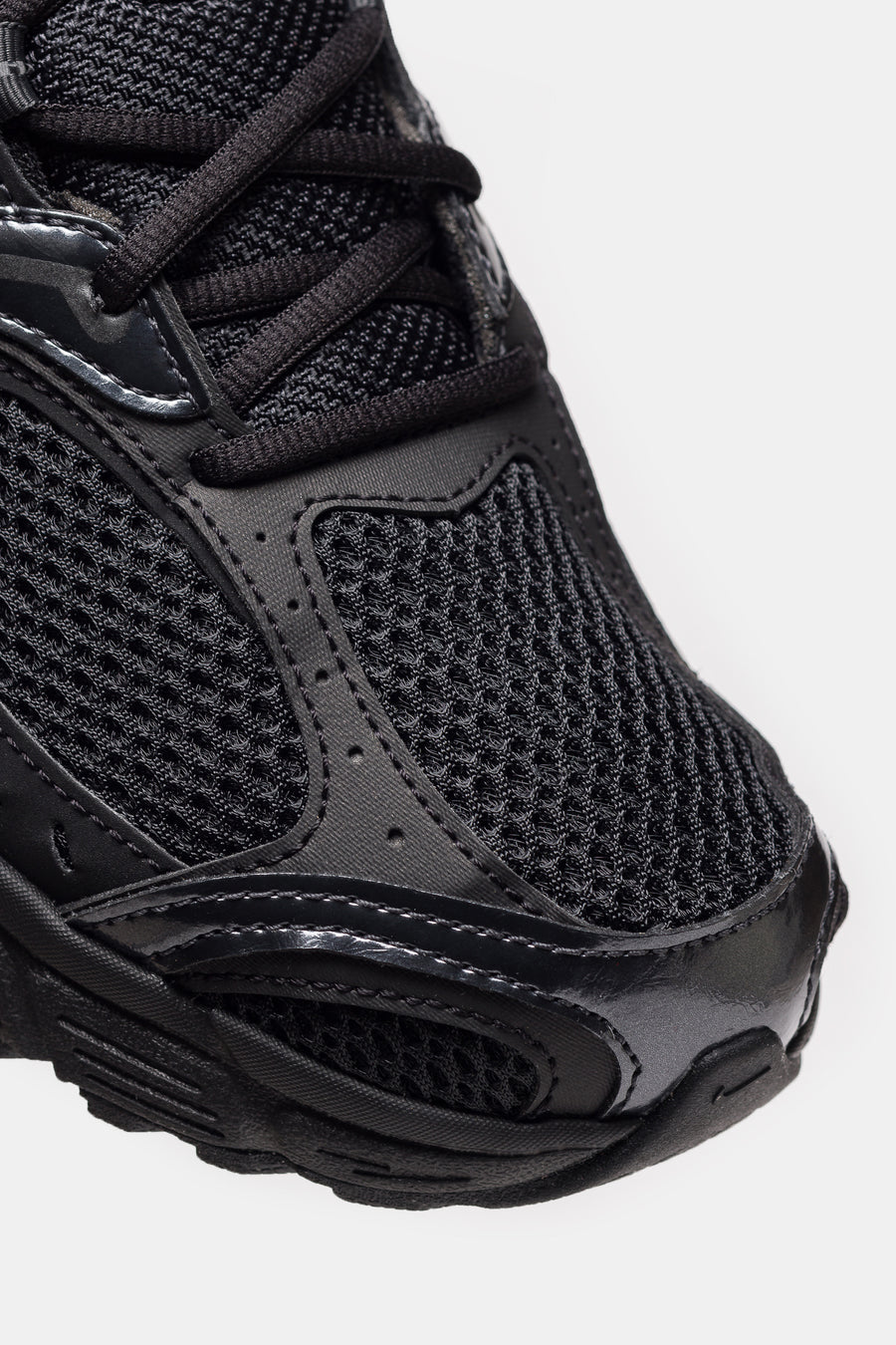 V5 RNR Sneaker in Black/Anthracite - Nike