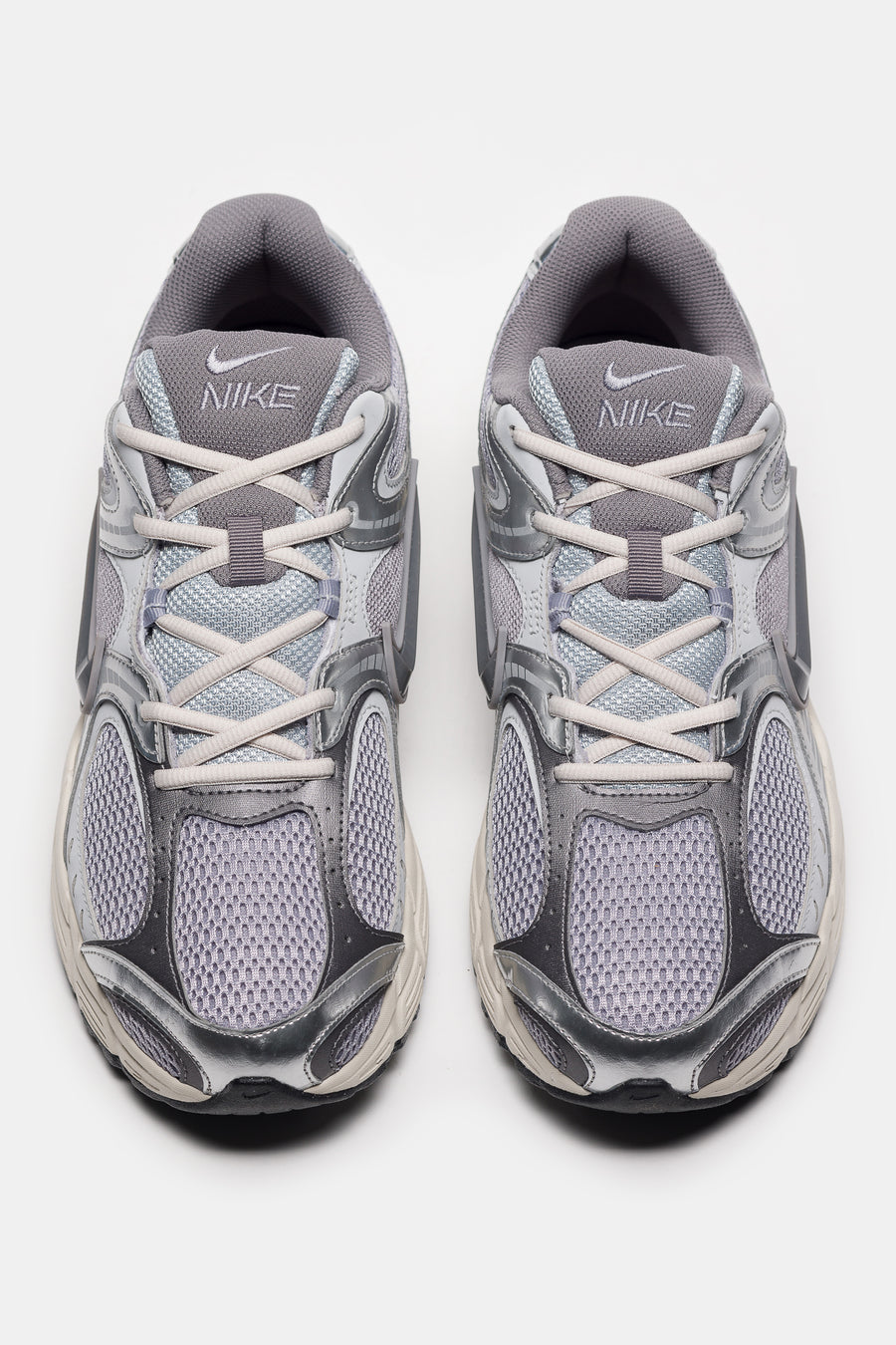 Nike V5 RNR Sneaker in Cement Grey/Cement Grey/Grey Fog - Notre