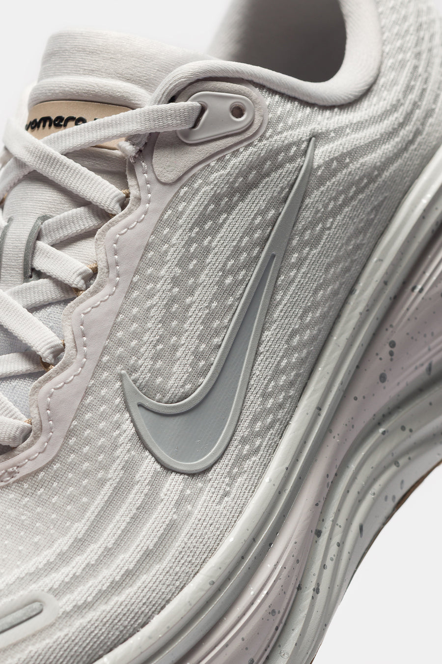 Nike Vomero Plus Sneaker in Vast Grey/Wolf Grey/Off White/Hemp - Notre