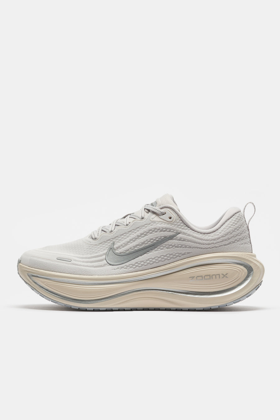 Vomero Plus Sneaker in Platinum Tint/Reflect Silver/Grey Fog