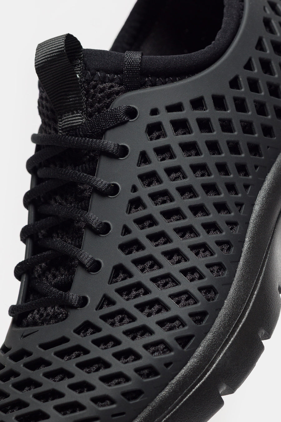 Rejuven8 Run SP Sneaker in Black/Black/Sail