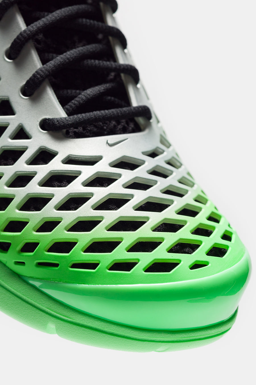 Rejuven8 Run SP Sneaker in Metallic Silver/Black/Voltage Green