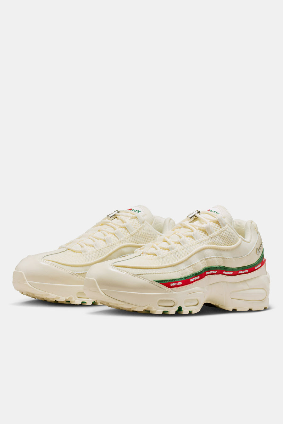 UNDEFEATED Air Max 95 Sneaker in Sail/Metallic Silver/Gorge Green