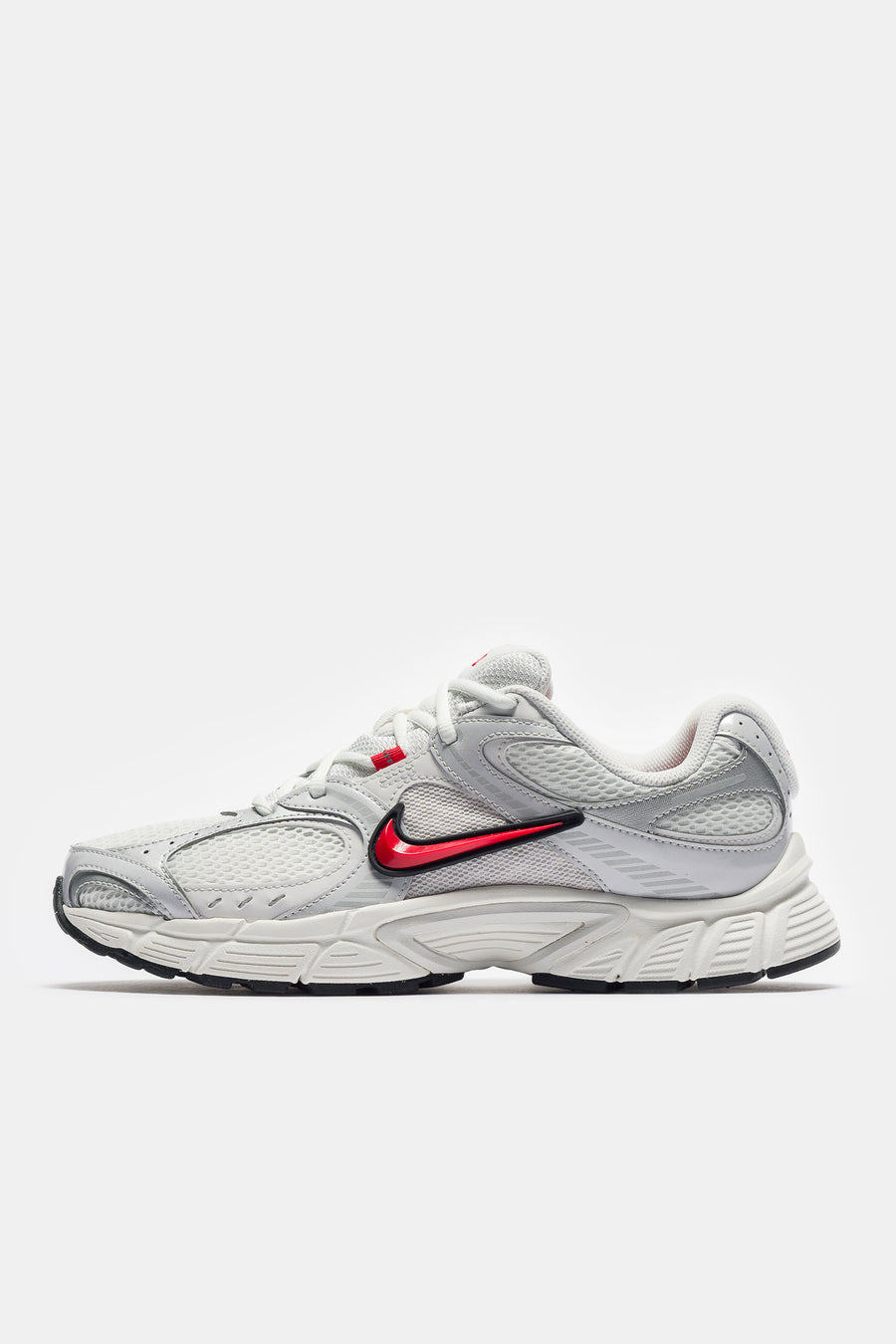 Nike V5 RNR Sneaker in Summit White/Fire Red/Platinum Tint - Notre