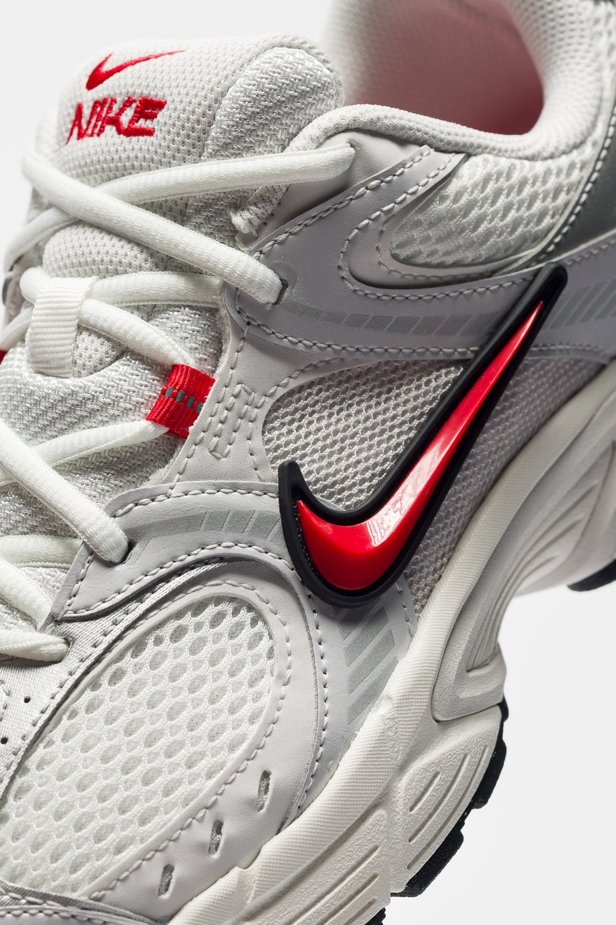 Nike V5 RNR Sneaker in Summit White/Fire Red/Platinum Tint - Notre