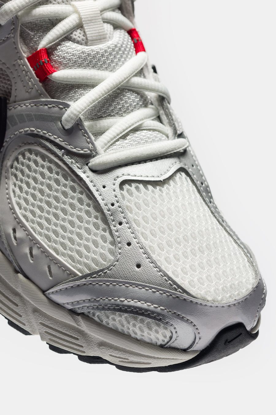 Nike V5 RNR Sneaker in Summit White/Fire Red/Platinum Tint - Notre