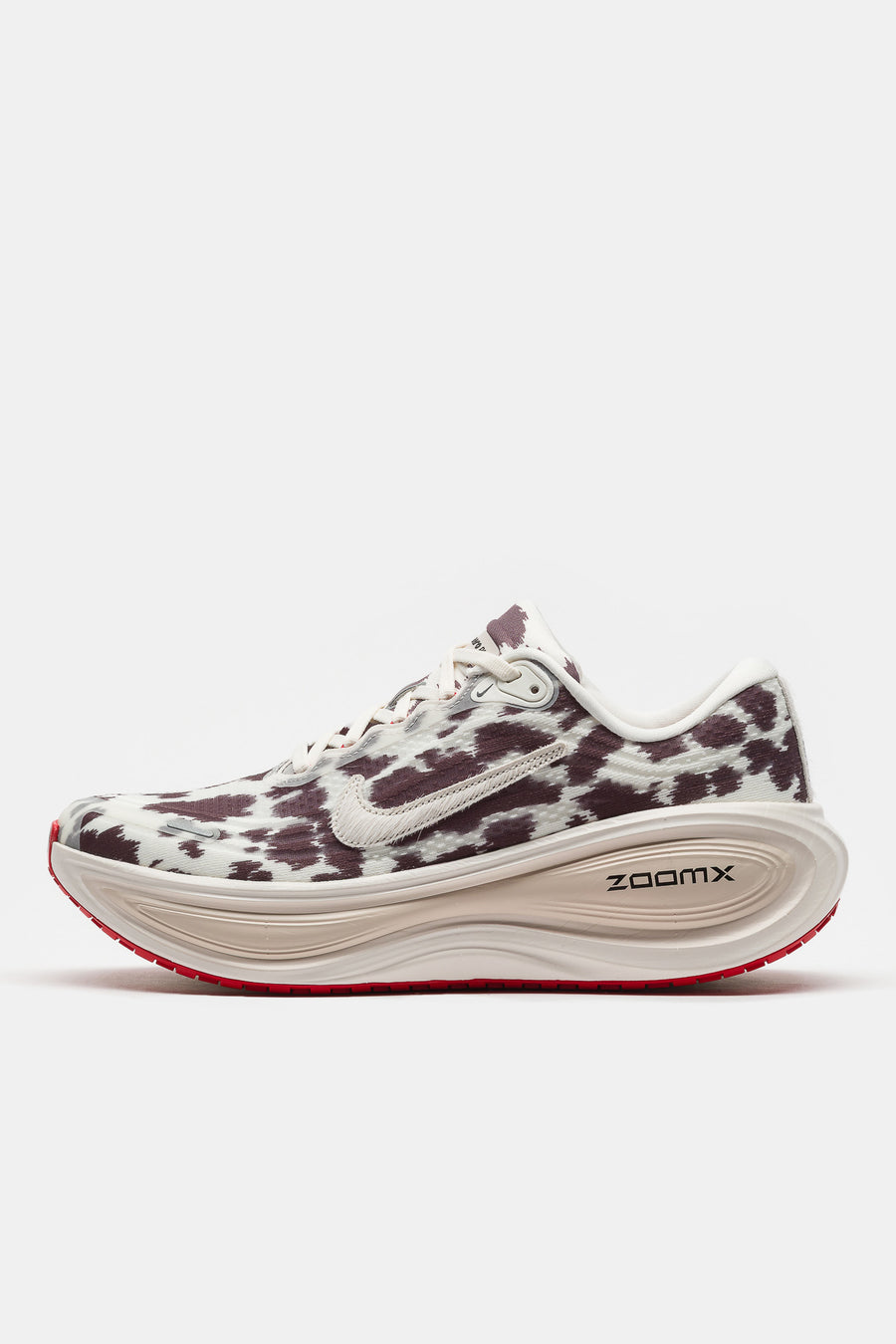Vomero Plus Sneaker in Sail/University Red/Lt Orewood Brown