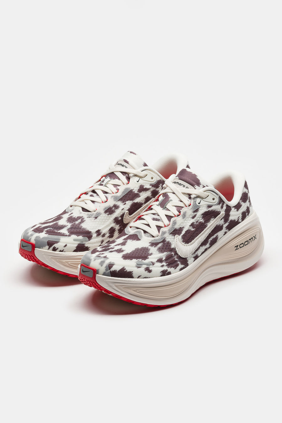 Vomero Plus Sneaker in Sail/University Red/Lt Orewood Brown