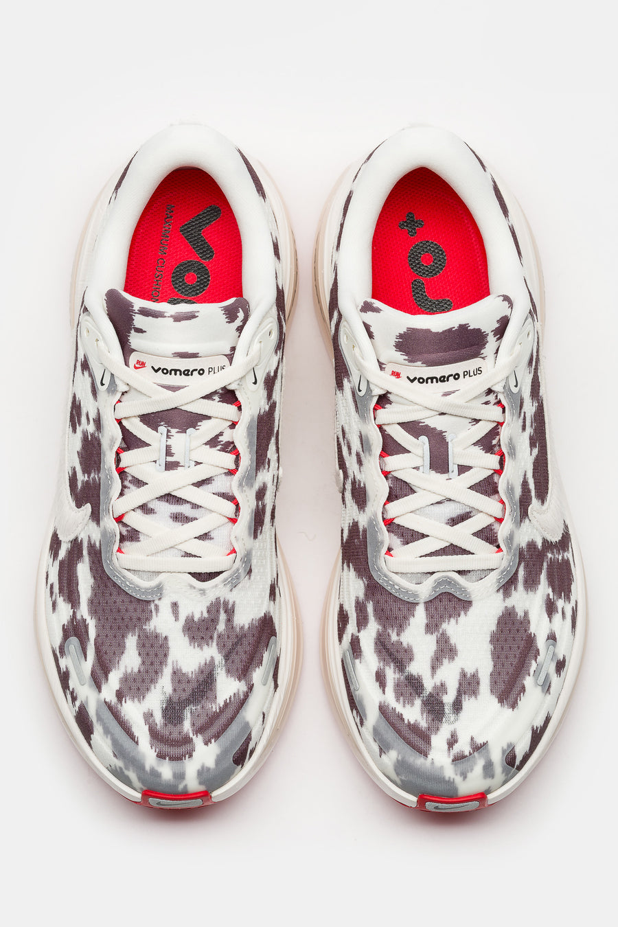 Vomero Plus Sneaker in Sail/University Red/Lt Orewood Brown