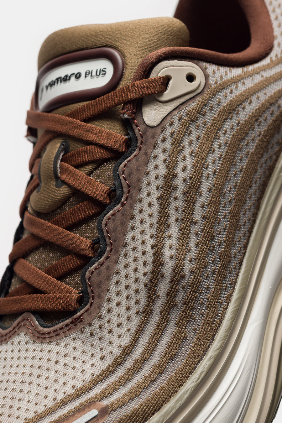 Vomero Plus Sneaker in Off Noir/Pecan/Phantom/Natural