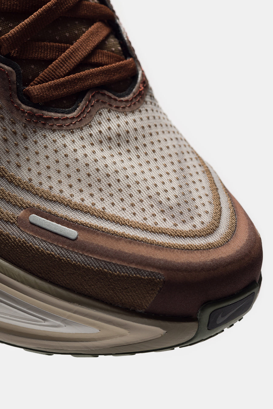 Vomero Plus Sneaker in Off Noir/Pecan/Phantom/Natural