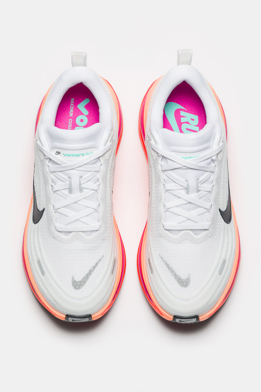 Vomero Plus Sneaker in White/Black/Fire Pink/Hyper Crimson