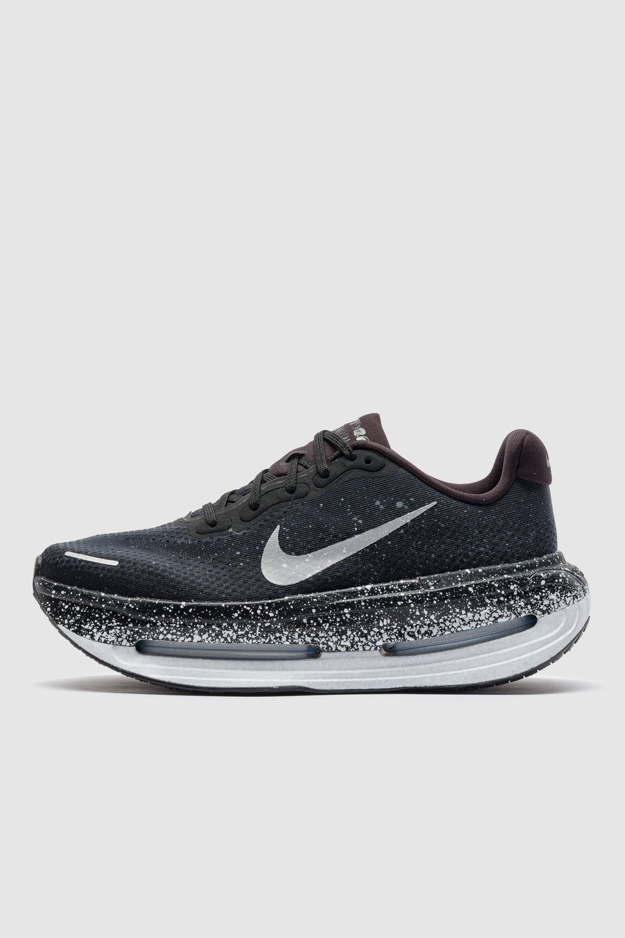 Nike Vomero Premium Sneaker in Black/Metallic Silver/White - Notre