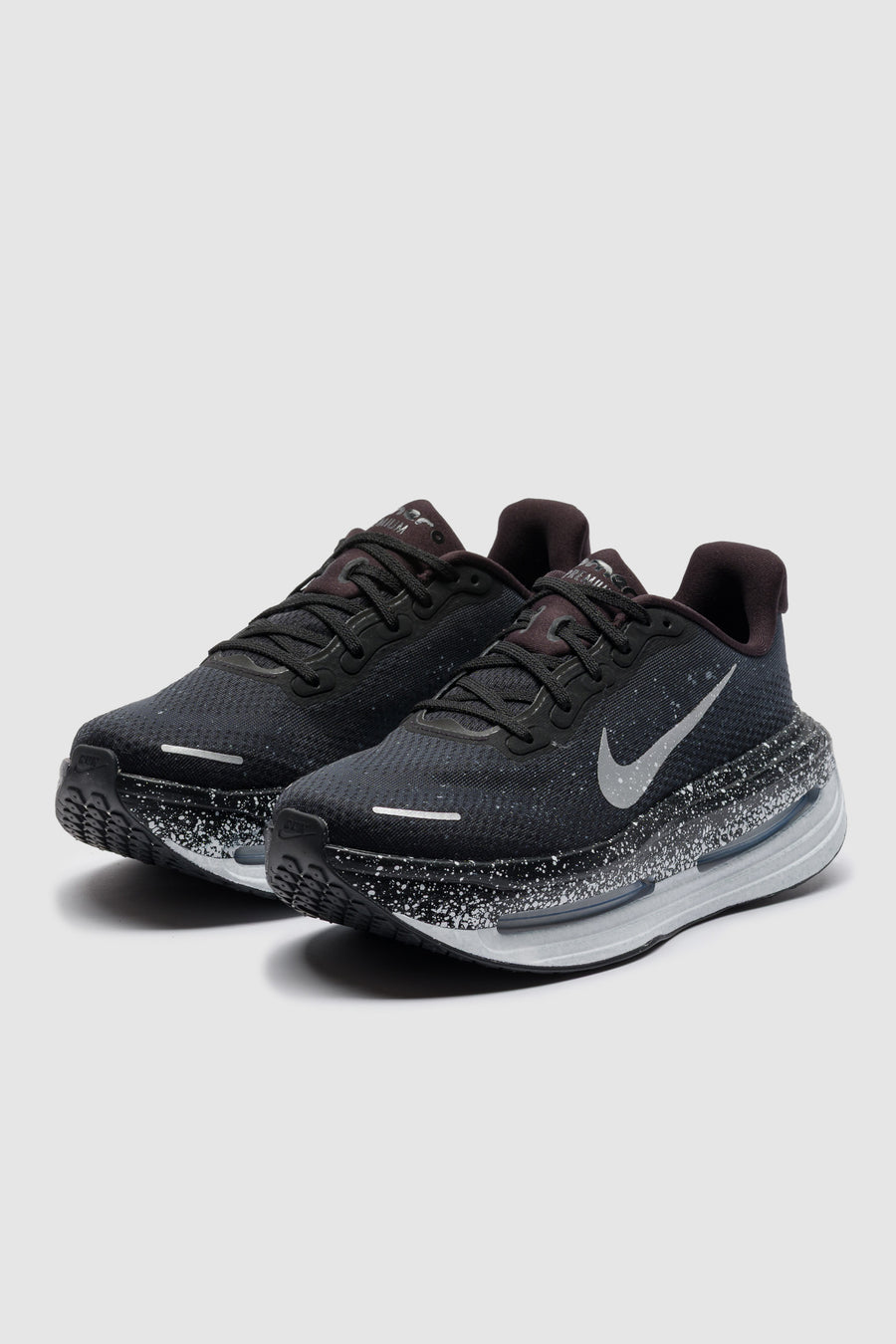 Nike Vomero Premium Sneaker in Black/Metallic Silver/White - Notre