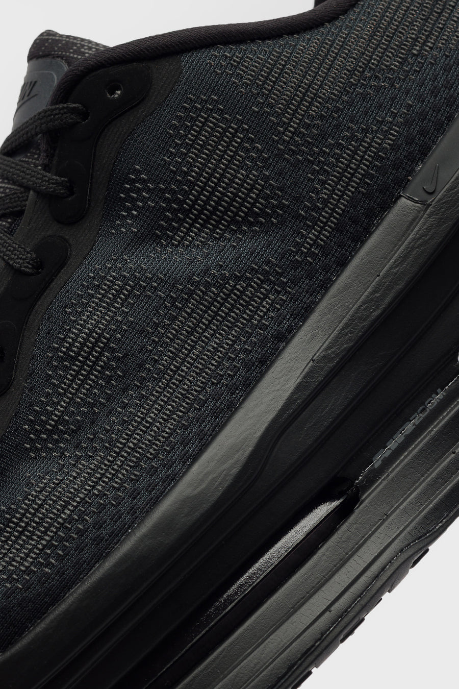 Nike Vomero Premium SP Sneaker in Black/Black/Iron Grey - Notre