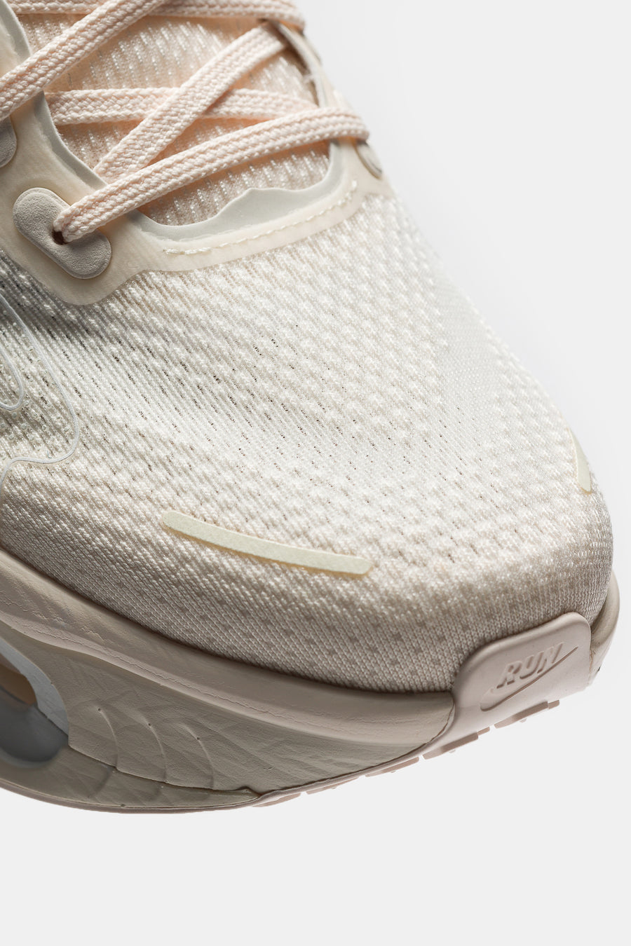 Nike Vomero Premium Sneaker in Chalk/White/Pale Ivory/Summit White - Notre