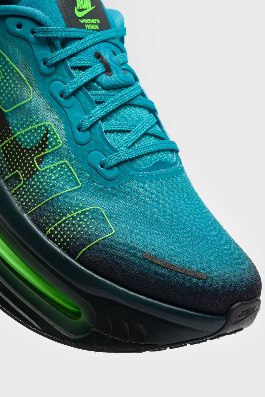 Vomero Premium Sneaker in Energy/Green Strike/Arctic Green