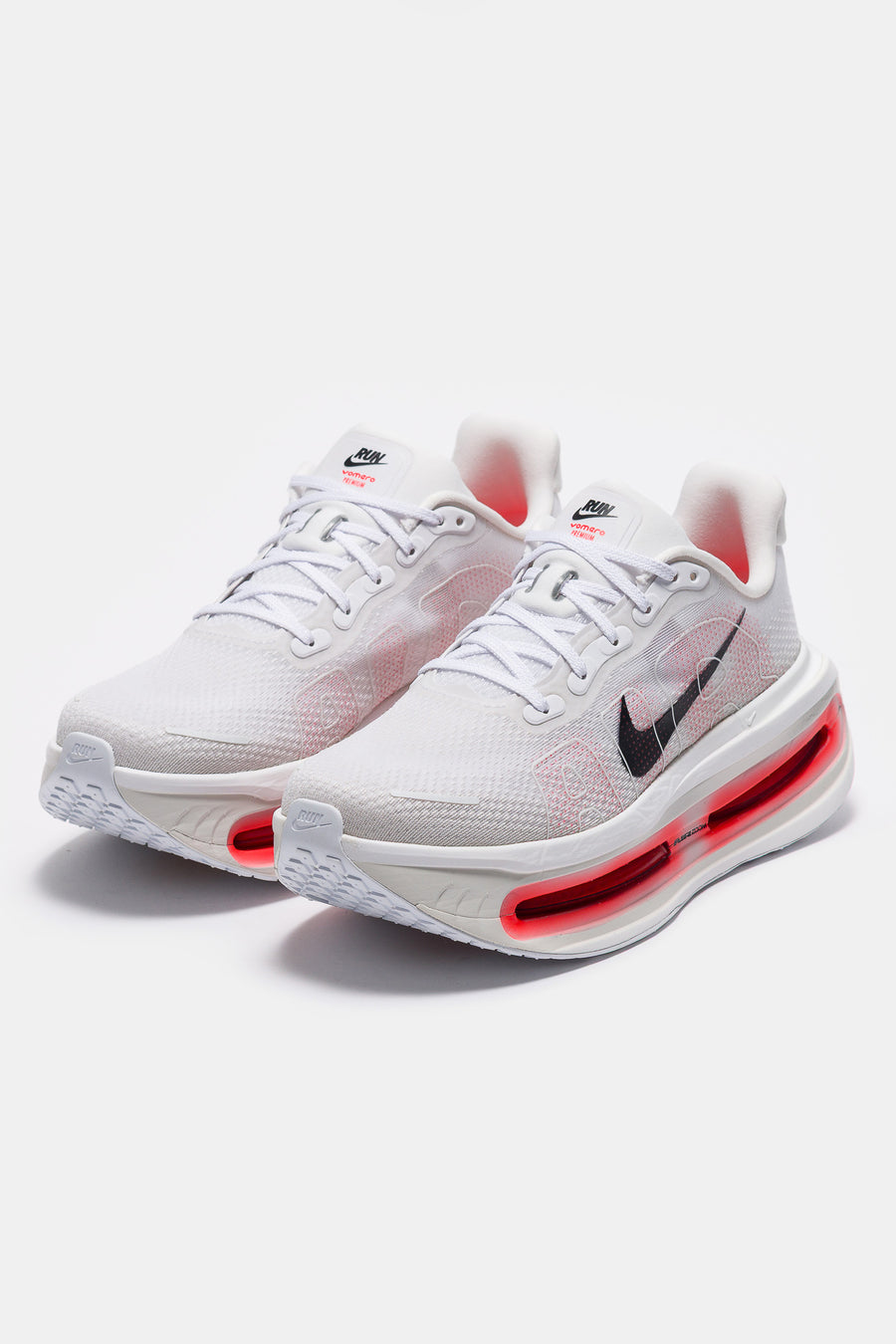 Vomero Sneaker in White/Black/Bright Crimson/Photon Dust/Summit White