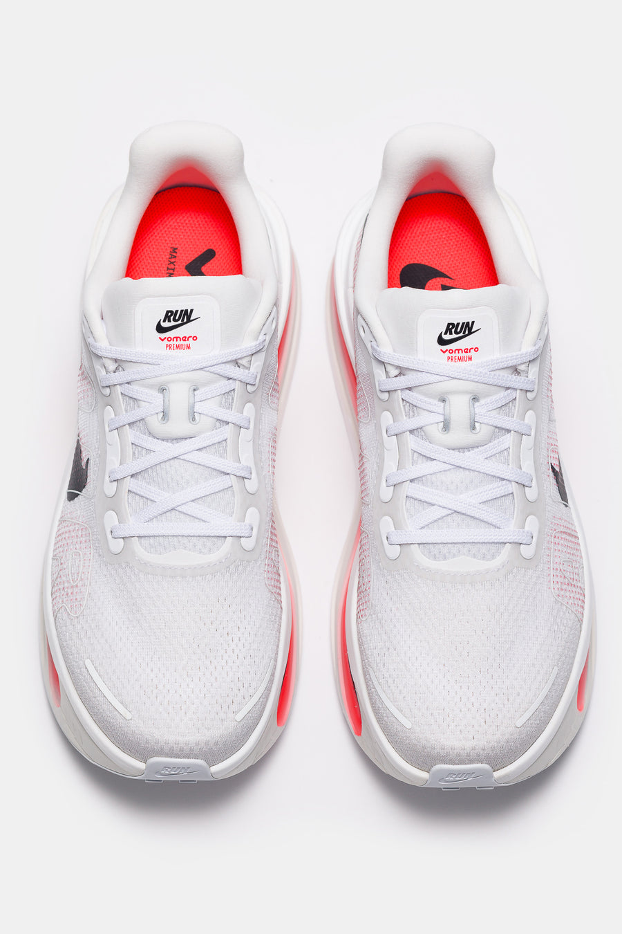 Vomero Sneaker in White/Black/Bright Crimson/Photon Dust/Summit White