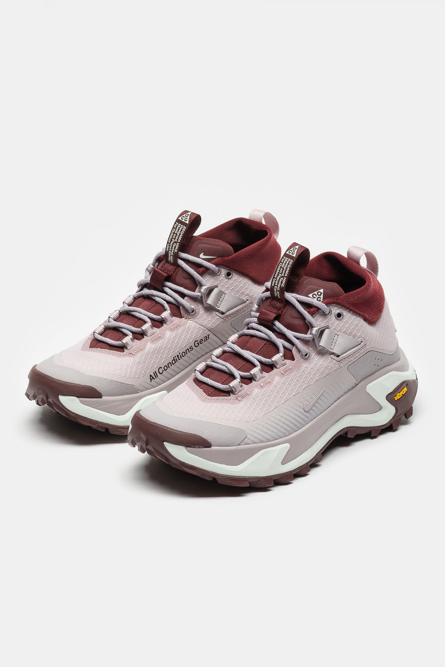 ACG Zegama Hike Sneaker in Platinum Violet/Platinum Violet