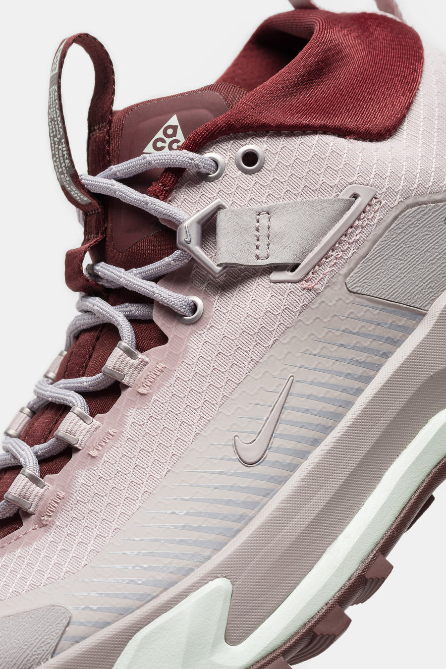 ACG Zegama Hike Sneaker in Platinum Violet/Platinum Violet