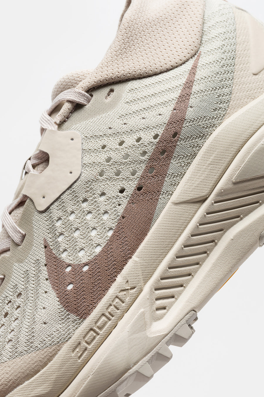 ACG Zegama Trail in Cream II/Diffused Taupe