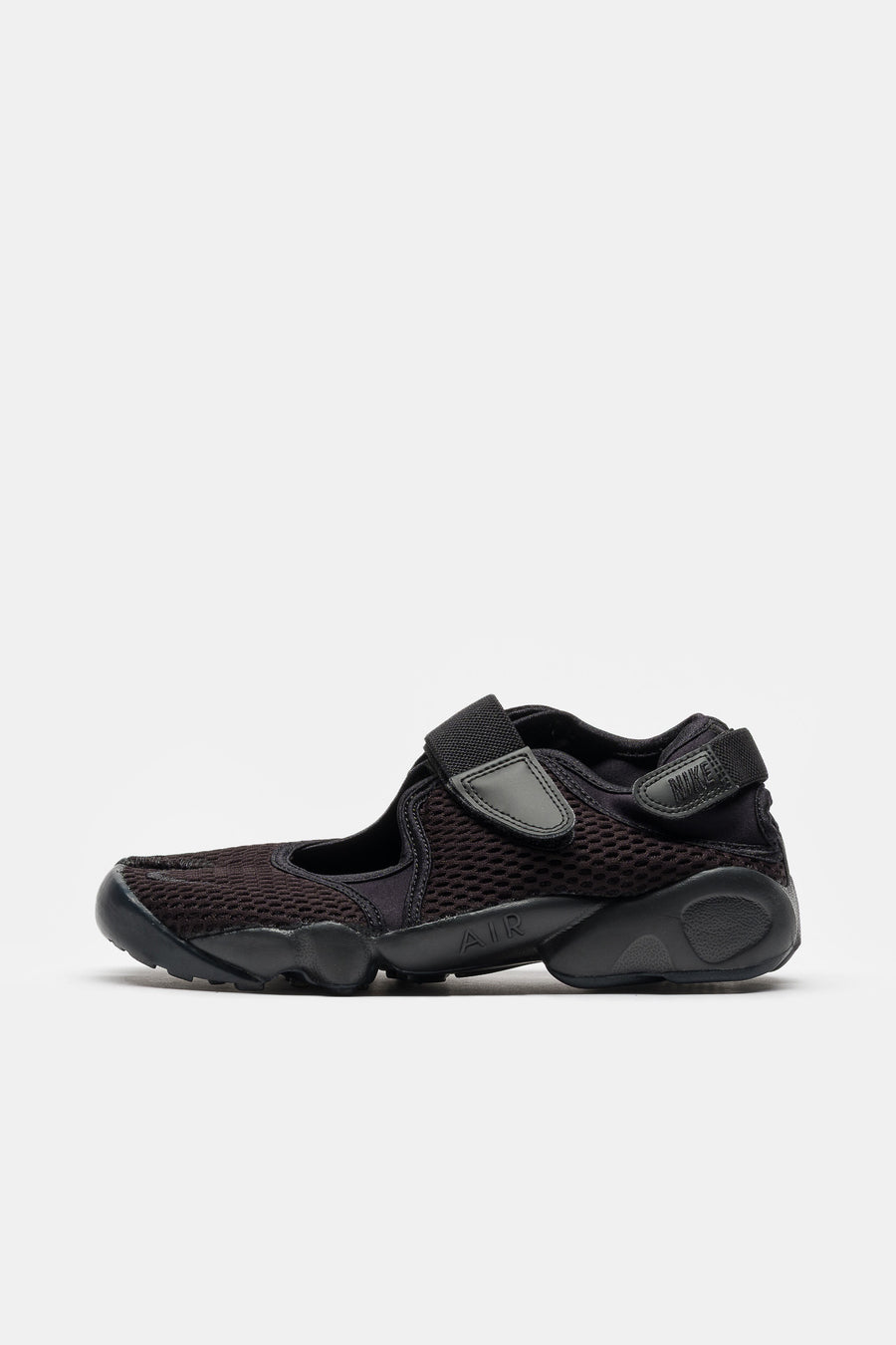 Air Rift Mesh in Black/Black/White
