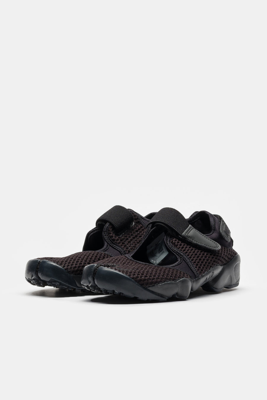 Air Rift Mesh in Black/Black/White