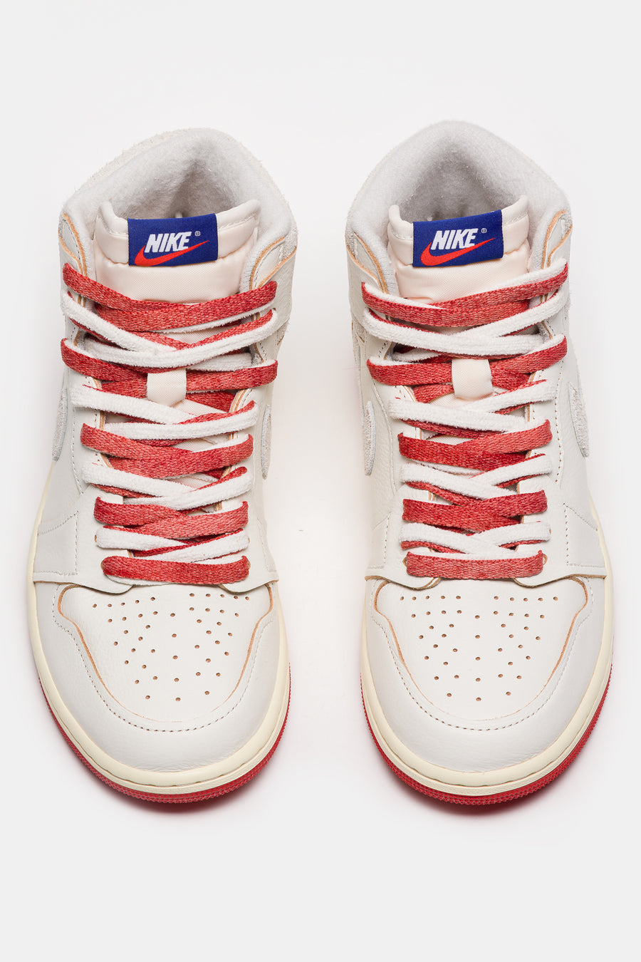 Jordan Air Jordan 1 High OG Sneaker in Sail/Cinnabar/Light Bone - Notre